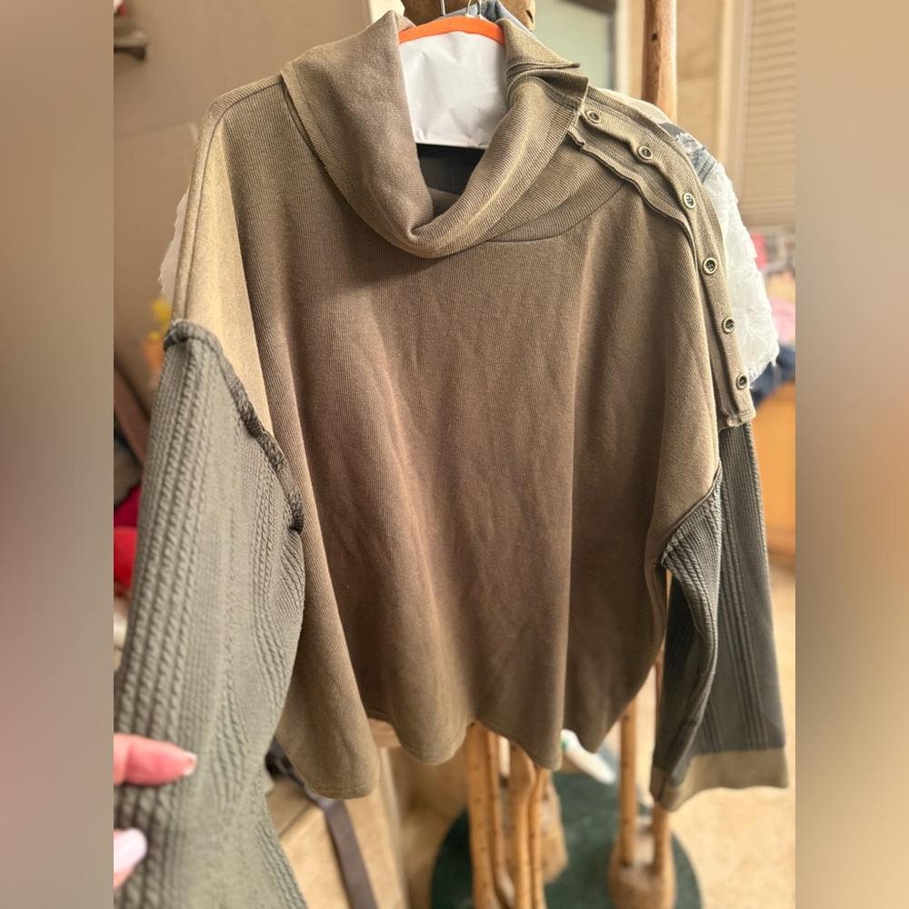 POL Olive green Button-Shoulder Cowl Neck Sweater/sweatshirt